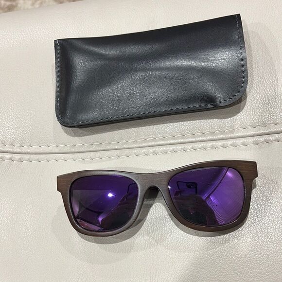 Kynd Eyewear Sunglasses with Purple Lenses - Picture 1 of 3